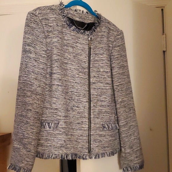 DKNY Fringed tweed jacket. EUC, size 14. Navy/gray tweed weave - Picture 4 of 7